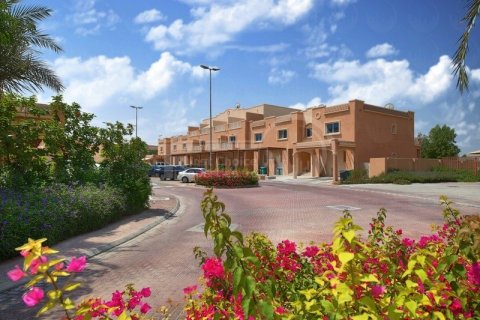 3 bedrooms Villa in Al Reef, UAE No. 167048