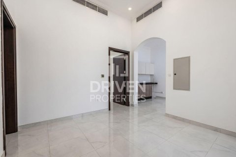 6 bedrooms Villa in Nadd Al Sheba, UAE No. 192729 16