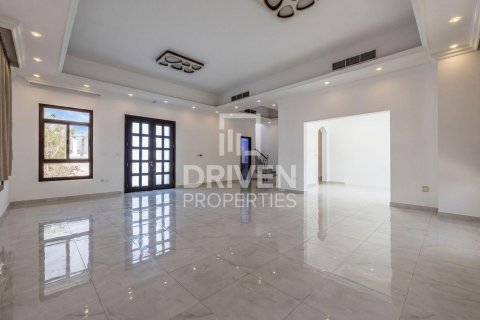 6 bedrooms Villa in Nadd Al Sheba, UAE No. 192729 3