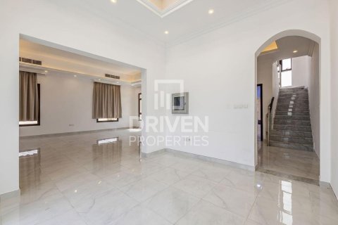 6 bedrooms Villa in Nadd Al Sheba, UAE No. 192729 7