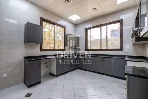 6 bedrooms Villa in Nadd Al Sheba, UAE No. 192729 10