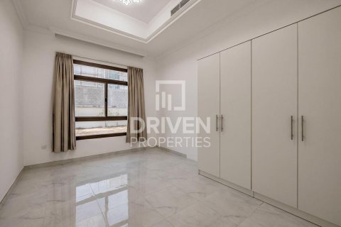 6 bedrooms Villa in Nadd Al Sheba, UAE No. 192729 8
