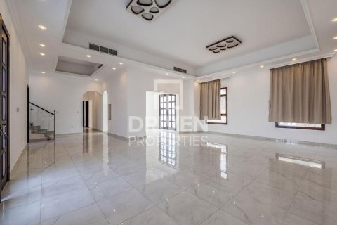 6 bedrooms Villa in Nadd Al Sheba, UAE No. 192729