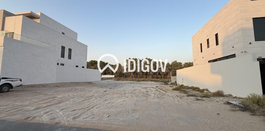 463.49m² Land in Dubai, UAE No. 184945