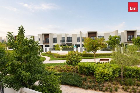 4 bedrooms Villa in Dubai, UAE No. 186441 13