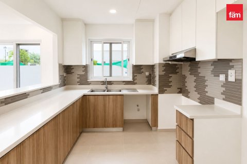 4 bedrooms Villa in Dubai, UAE No. 186441 14