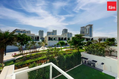 4 bedrooms Villa in Dubai, UAE No. 131438 30