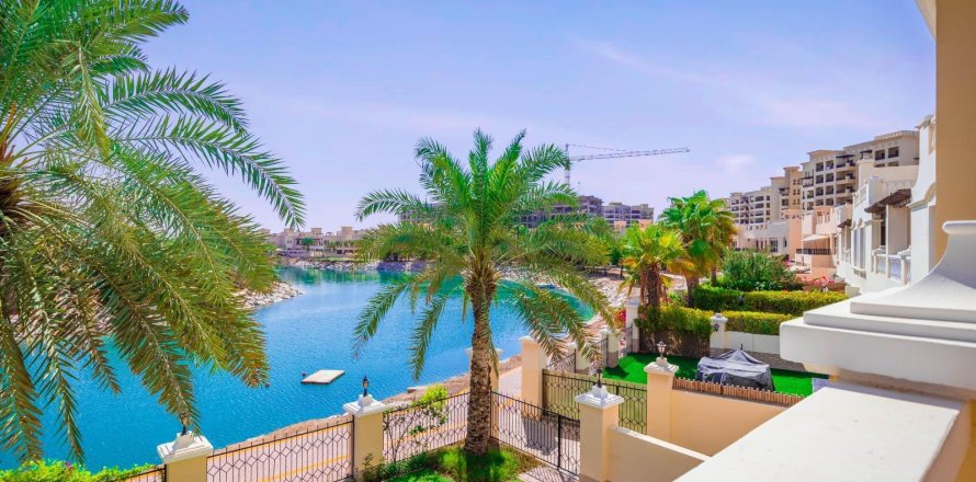 Таунхаус с 3 спальнями  №124473