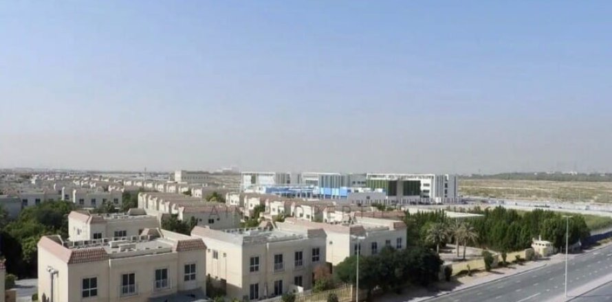 Apartment de 2 dormitorios en District 11, UAE No. 156223