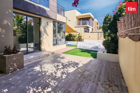 Вилла с 4 спальнями в Дубай Хилс Эстейт, ОАЭ №146262