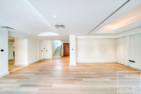 4 bedrooms Villa in Jumeirah, UAE No. 194601 9