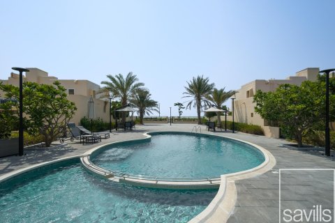 4 bedrooms Villa in Jumeirah, UAE No. 194601 3