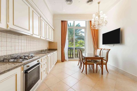Villa de 4 dormitorios en Palm Jumeirah, UAE No. 147149 9