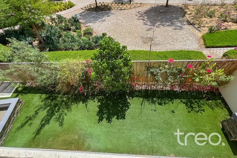 4 bedrooms Townhouse in Dubai, UAE No. 188131 11