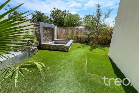 4 bedrooms Townhouse in Dubai, UAE No. 188131 9
