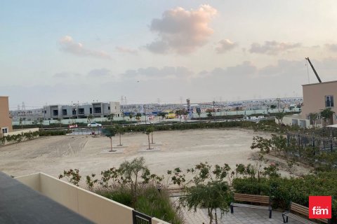 3 bedrooms Townhouse in Dubai, UAE No. 148605 10
