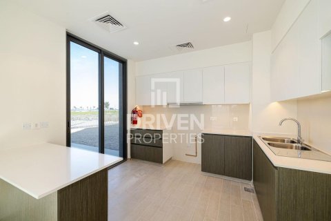 4 bedrooms Villa in EMAAR South, UAE No. 193838 14