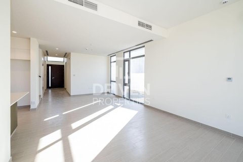 4 bedrooms Villa in EMAAR South, UAE No. 193838 18