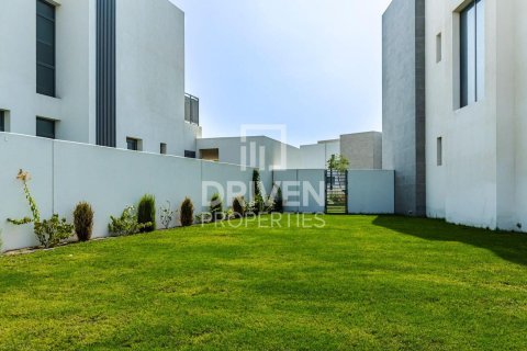 4 bedrooms Villa in EMAAR South, UAE No. 193838 8