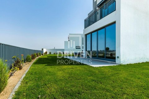 4 bedrooms Villa in EMAAR South, UAE No. 193838 6