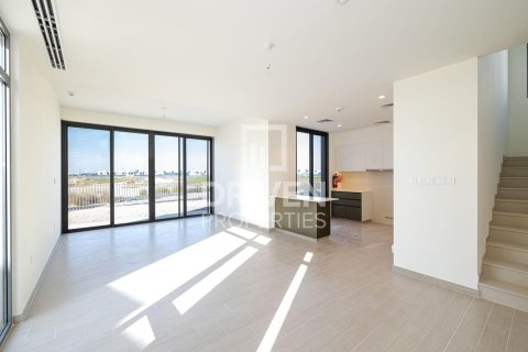 4 bedrooms Villa in EMAAR South, UAE No. 193838 2