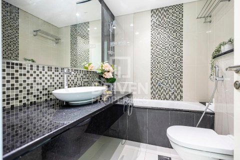 Квартира с 2 спальнями в Damac Maison The Distinction, ОАЭ №193834 3