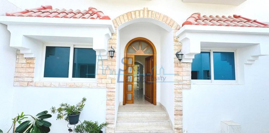 Вилла с 4 спальнями №118029