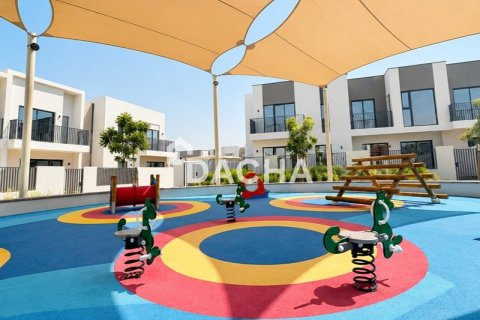 4 bedrooms Villa in EMAAR South, UAE No. 168895 12