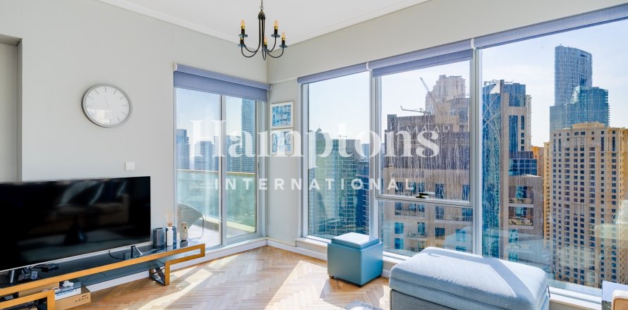 Apartment de 1 dormitorio en The Address Dubai Marina, UAE No. 136084