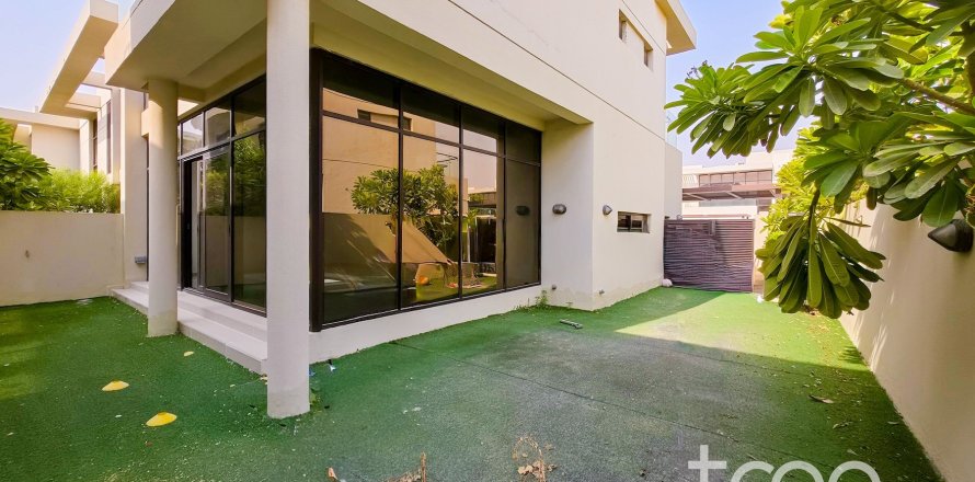 3 bedrooms Villa in Topanga, UAE No. 199013
