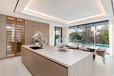Вилла с 5 спальнями в Jumeirah Islands, ОАЭ №155766 12