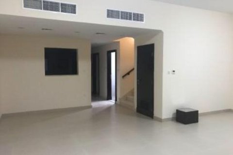 3 bedrooms Townhouse in Al Warsan, UAE No. 152464 9