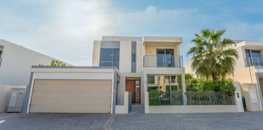 4 bedrooms Villa in Dubai Hills Estate, UAE No. 205239