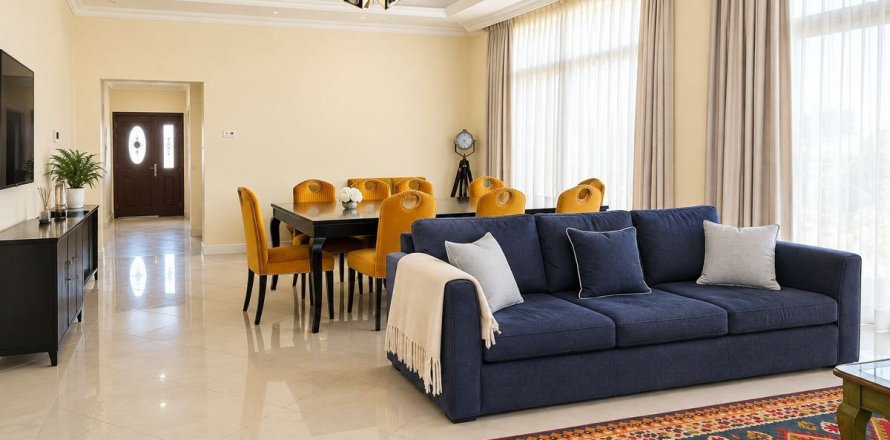 5 bedrooms Villa in Dubai, UAE No. 210298