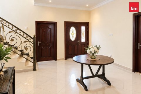 5 bedrooms Villa in Dubai, UAE No. 210298 5