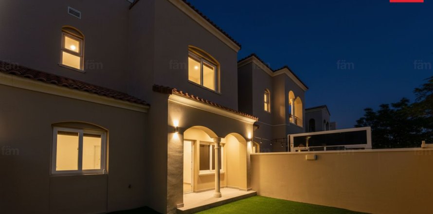 3 bedrooms Townhouse in Dubai, UAE No. 166450
