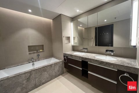 Apartment de 3 dormitorios en Dubai, UAE No. 166452 8