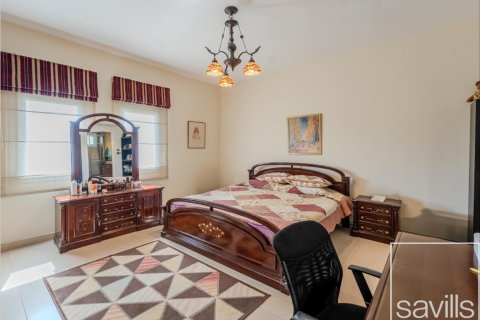 Вилла с 4 спальнями в Meadows, ОАЭ №136436 8