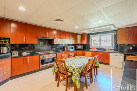 Вилла с 4 спальнями в Meadows, ОАЭ №136436 7