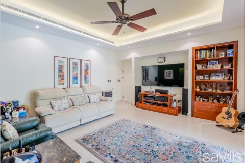 Вилла с 4 спальнями в Meadows, ОАЭ №136436 5