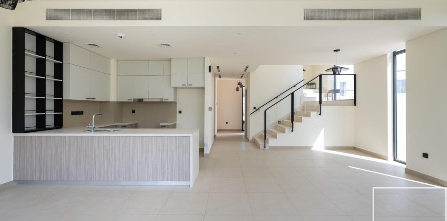 Вилла с 3 спальнями в Дубай Хилс Эстейт, ОАЭ №136437