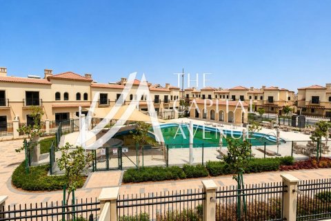 Townhouse de 3 chambres à Khalifa City, UAE No. 208980