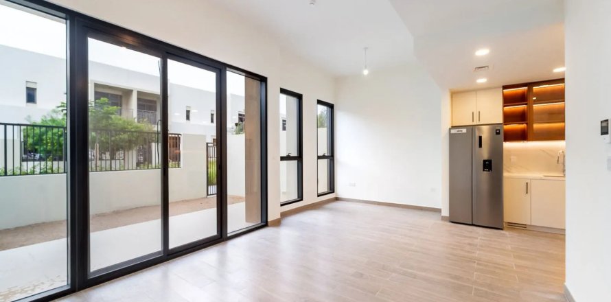 3 bedrooms Apartment in Dubai, UAE No. 199789