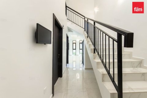 Вилла с 3 спальнями в Дубай, ОАЭ №146309 10