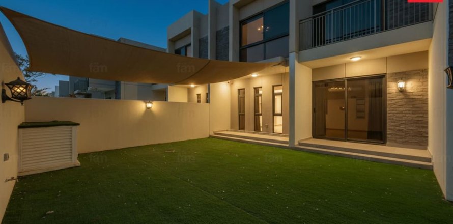 Вилла с 3 спальнями в Дубай, ОАЭ №146309