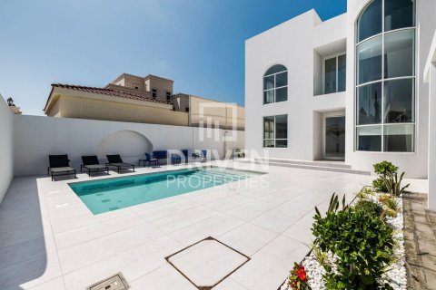 4 bedrooms Villa in Umm Suqeim, UAE No. 193192 5
