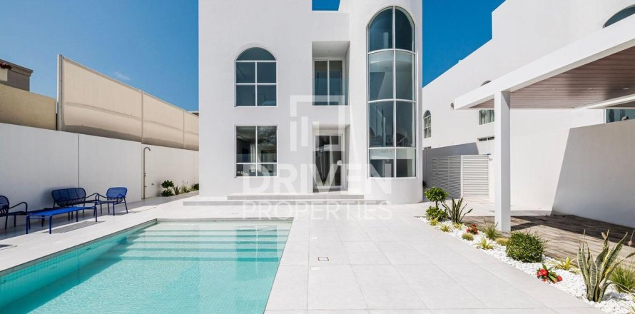 4 bedrooms Villa in Umm Suqeim, UAE No. 193192