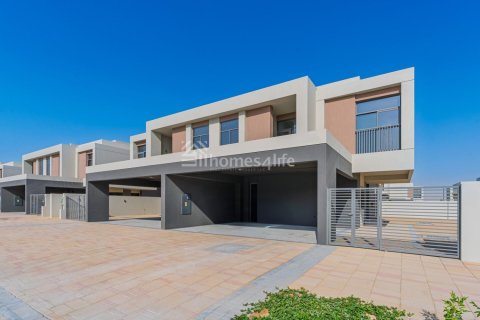 4 bedrooms Villa in The Pulse, UAE No. 137575 3