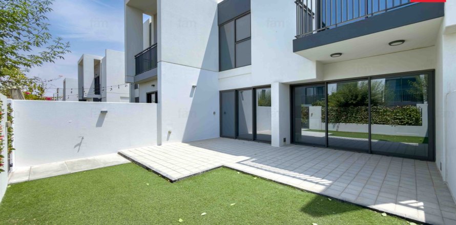 Villa de 3 dormitorios en Dubai, UAE No. 205823