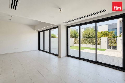 Villa de 3 dormitorios en Dubai, UAE No. 205823 3